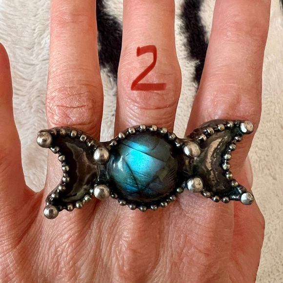 *NEW STOCK!* Witchy Lunar Cycle Labradorite + Pyrite Moon Ring 5 6 7 8 9 10 - Picture 3 of 12